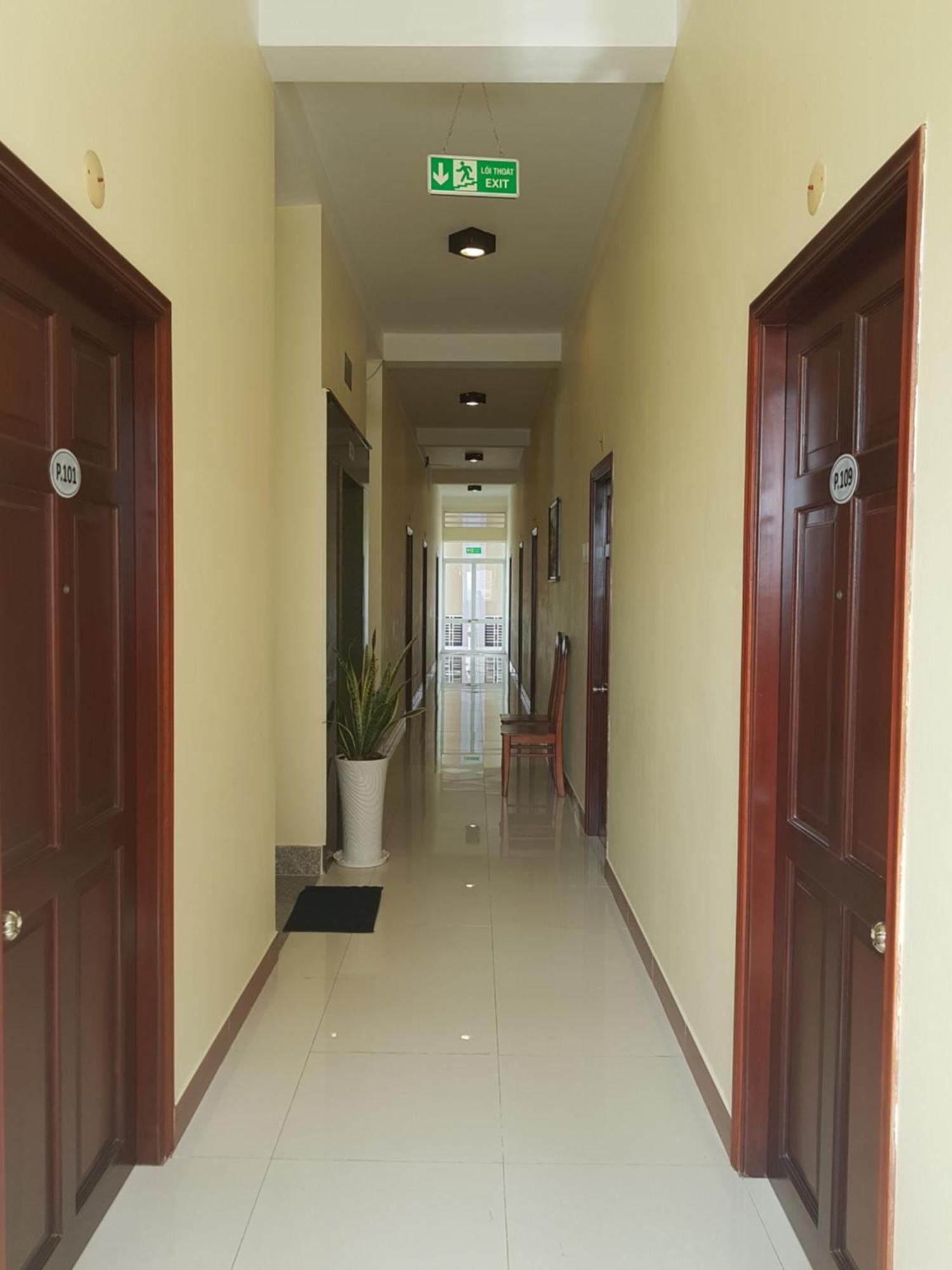 Hostel Dang Loi ホステルダンロイ Chau Doc Dış mekan fotoğraf