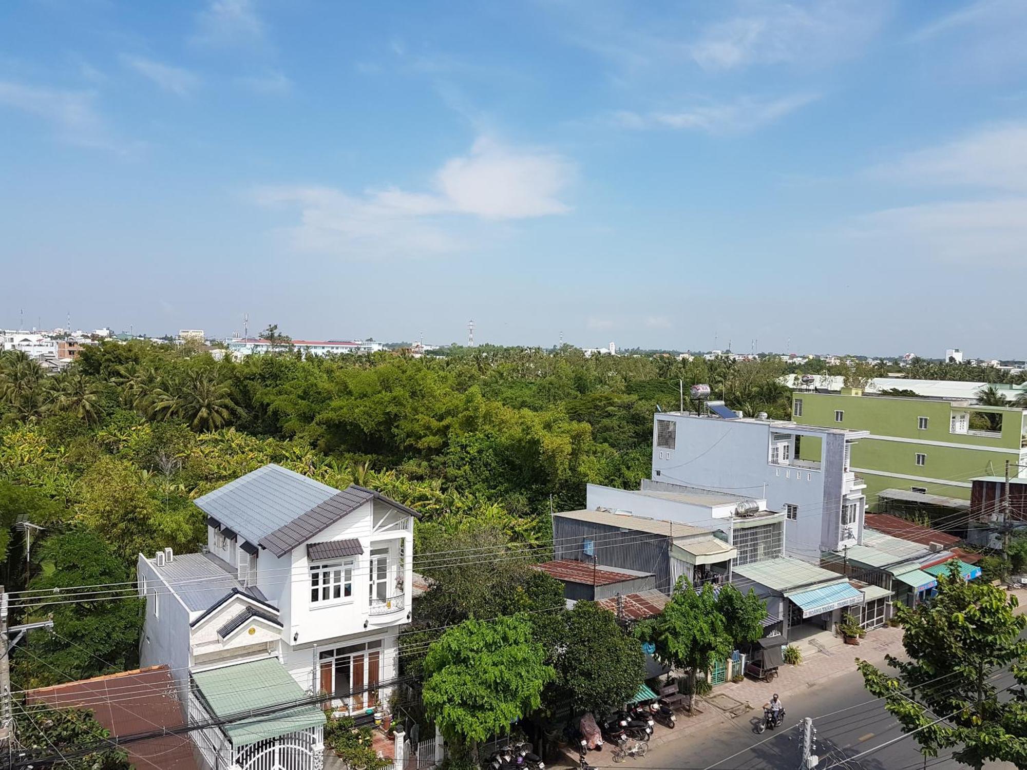 Hostel Dang Loi ホステルダンロイ Chau Doc Dış mekan fotoğraf