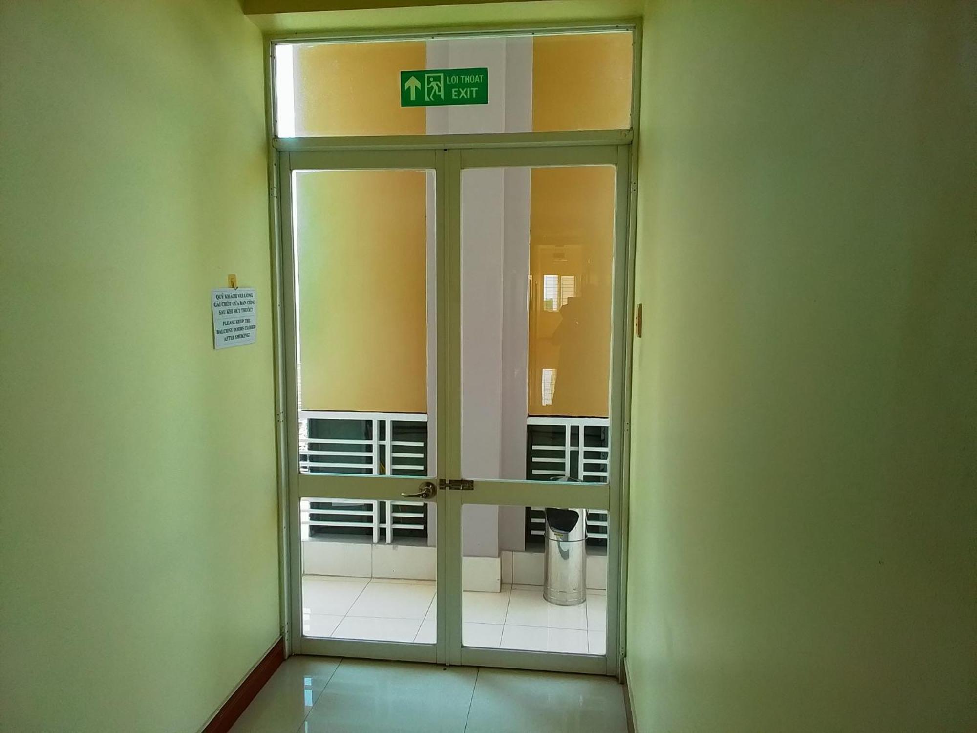 Hostel Dang Loi ホステルダンロイ Chau Doc Dış mekan fotoğraf