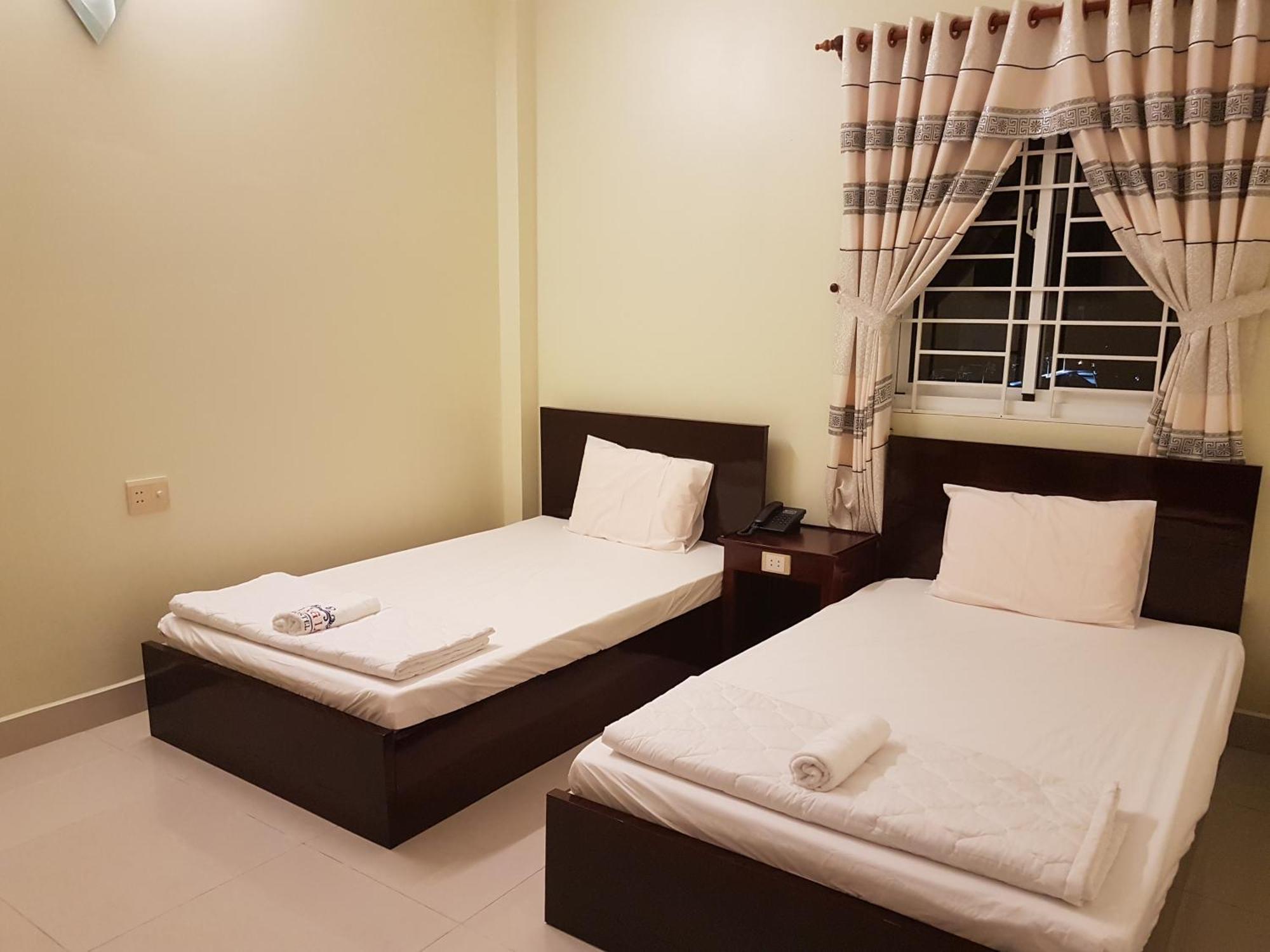 Hostel Dang Loi ホステルダンロイ Chau Doc Dış mekan fotoğraf