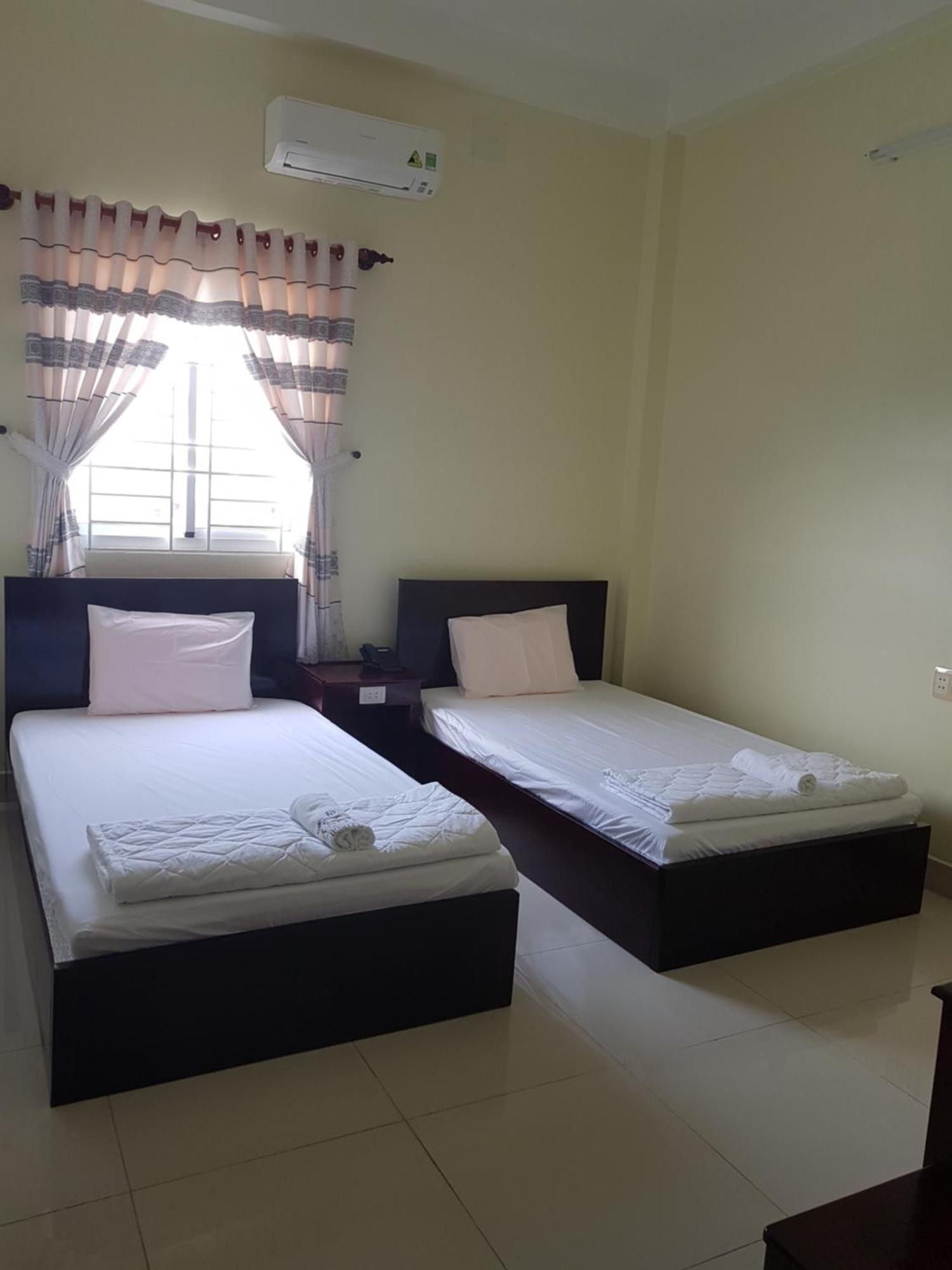 Hostel Dang Loi ホステルダンロイ Chau Doc Dış mekan fotoğraf
