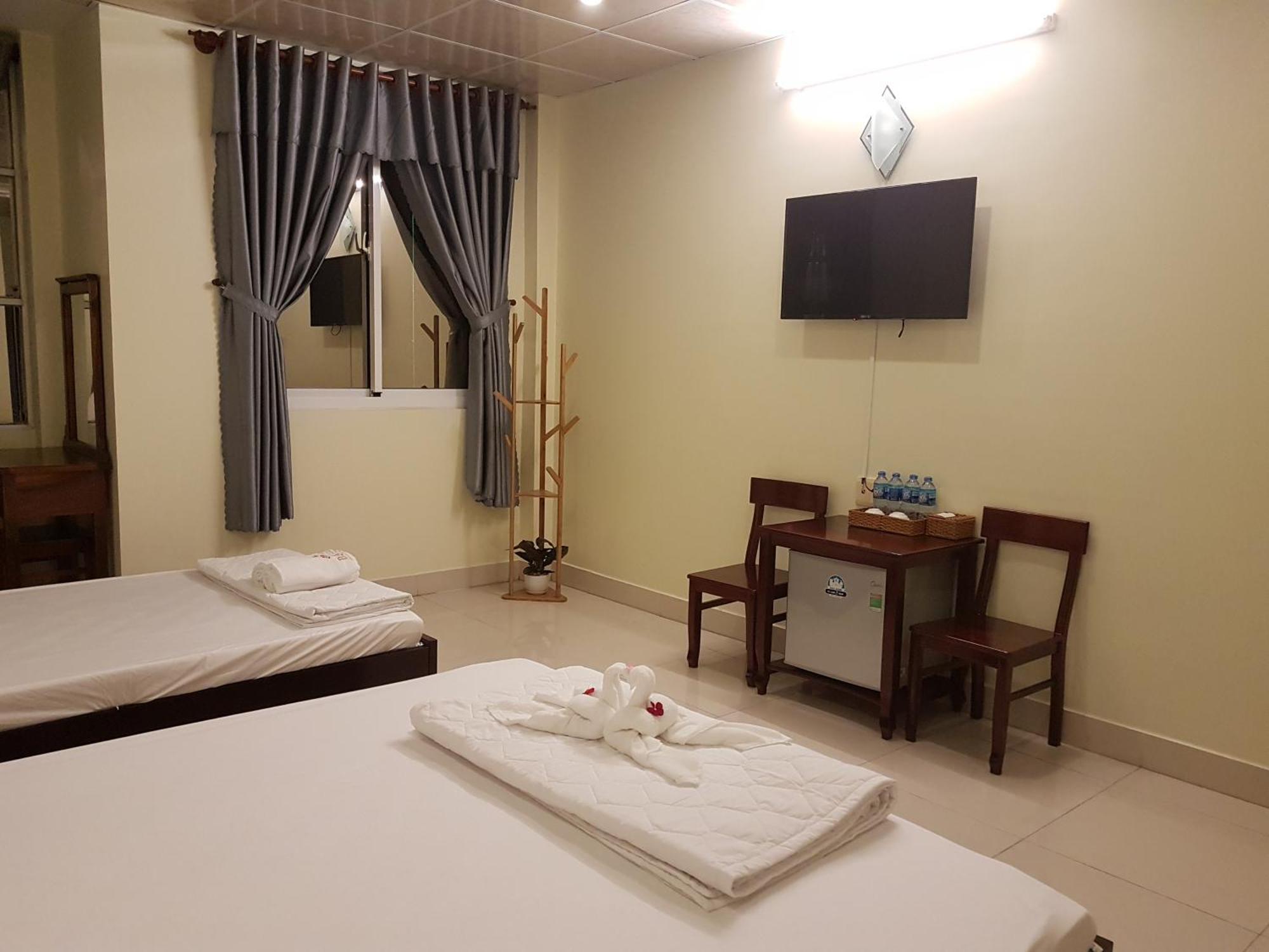 Hostel Dang Loi ホステルダンロイ Chau Doc Dış mekan fotoğraf