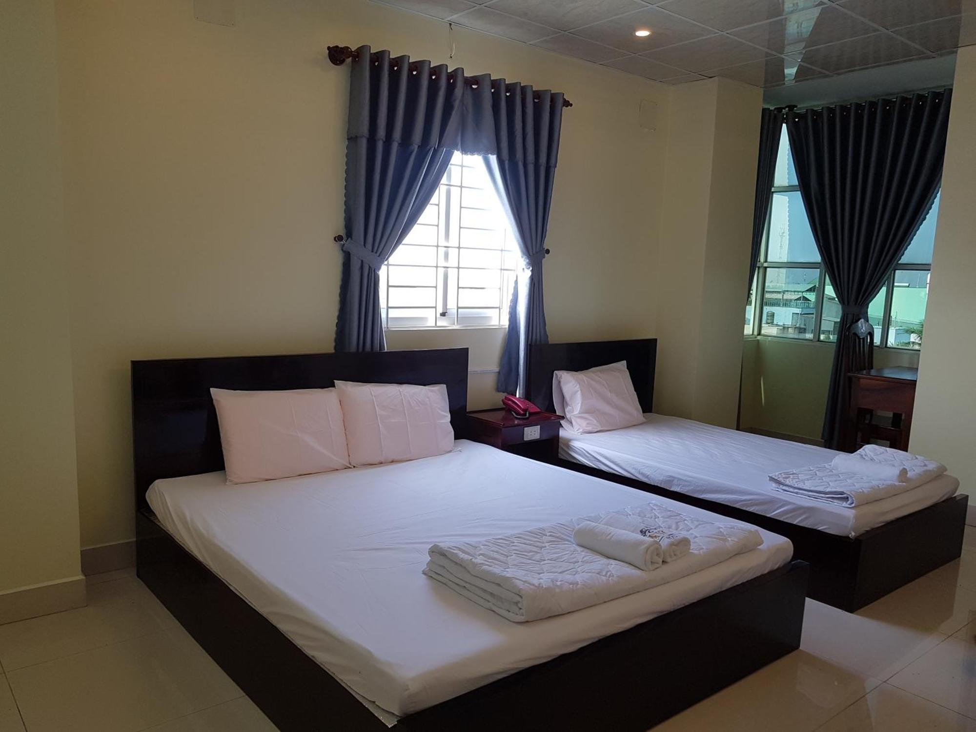 Hostel Dang Loi ホステルダンロイ Chau Doc Dış mekan fotoğraf