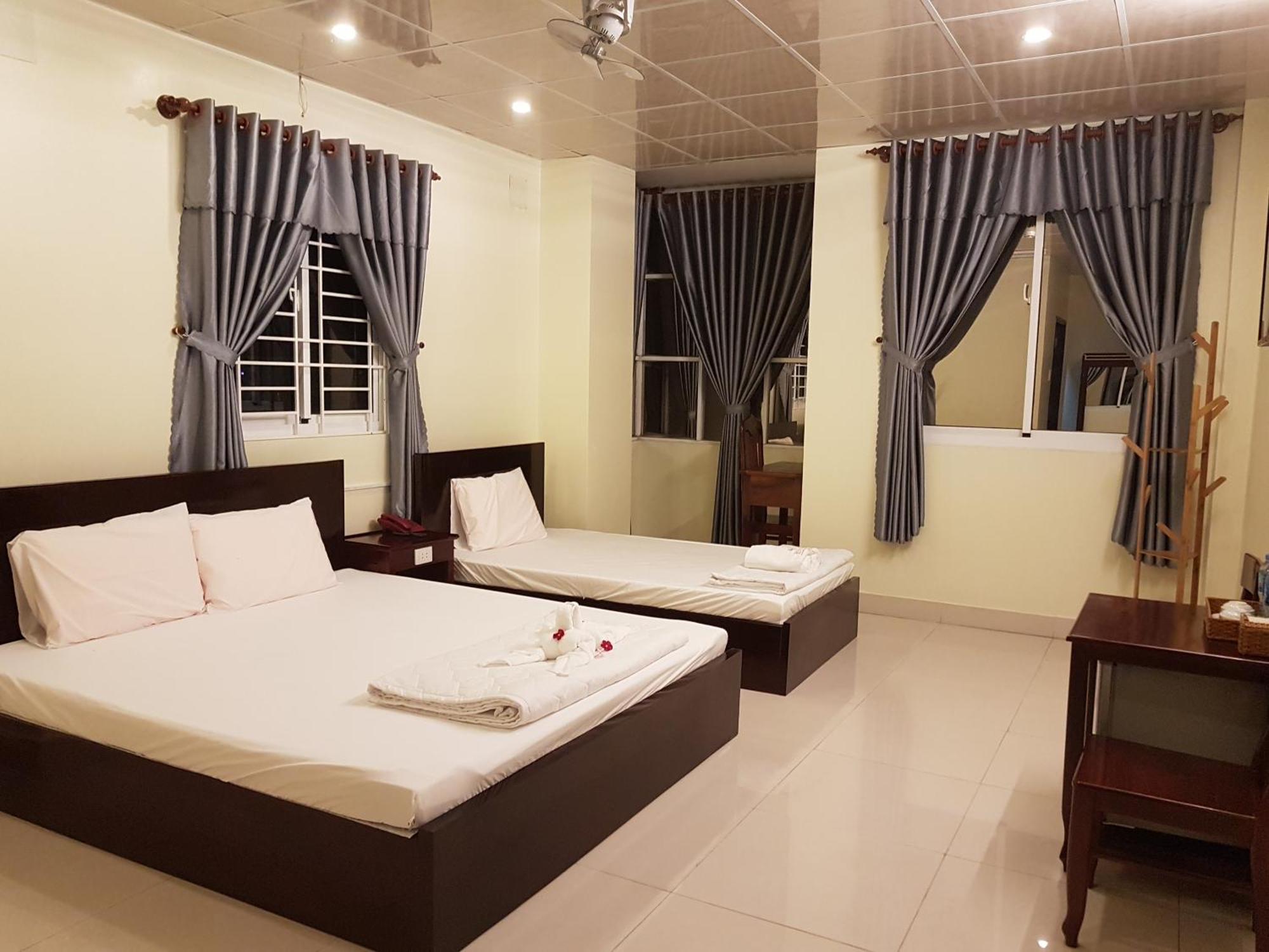 Hostel Dang Loi ホステルダンロイ Chau Doc Dış mekan fotoğraf
