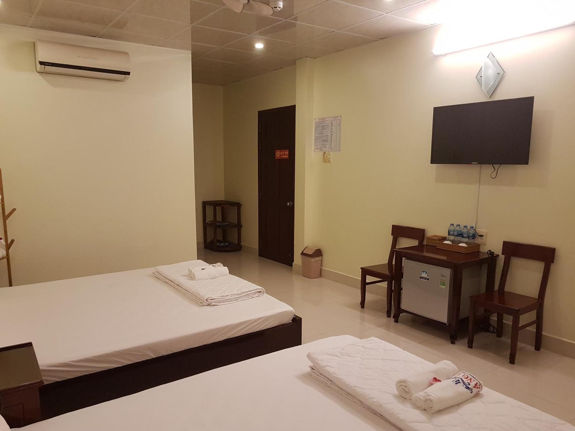 Hostel Dang Loi ホステルダンロイ Chau Doc Dış mekan fotoğraf