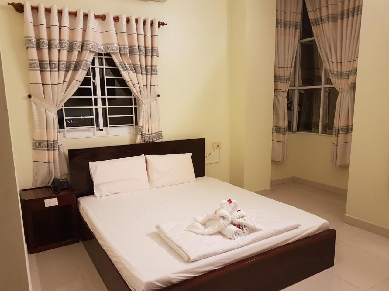 Hostel Dang Loi ホステルダンロイ Chau Doc Dış mekan fotoğraf