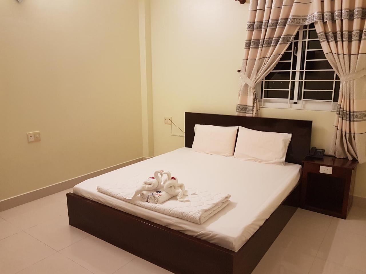 Hostel Dang Loi ホステルダンロイ Chau Doc Dış mekan fotoğraf