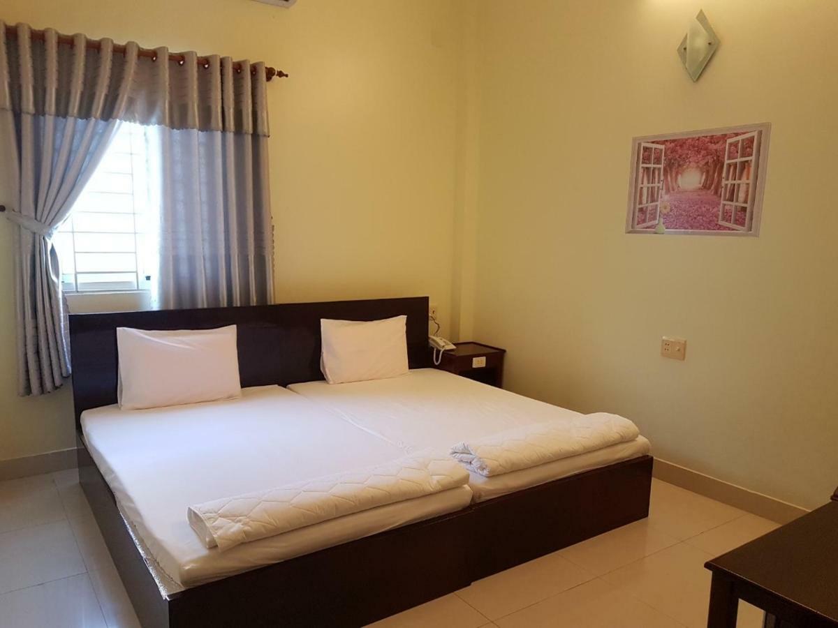 Hostel Dang Loi ホステルダンロイ Chau Doc Dış mekan fotoğraf